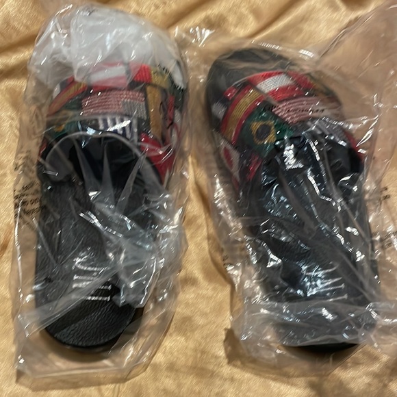 INC FLAG POOL SANDAL SIZE 5 NO BOX - Picture 4 of 6